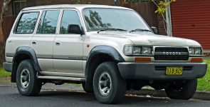 1990-1992_Toyota_Land_Cruiser_(FJ80R)_GXL_wagon_(2011-10-25)